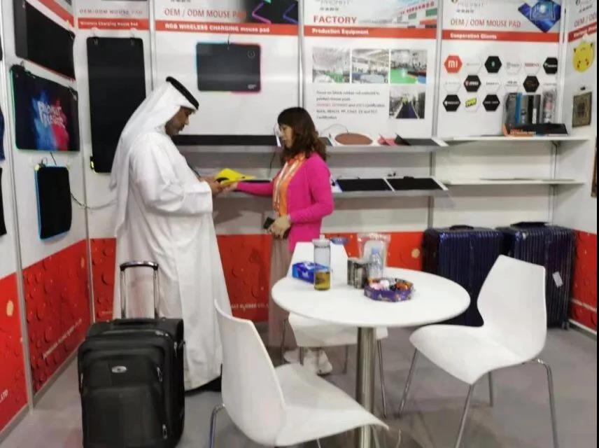 迪拜展會(huì)現(xiàn)場(chǎng)客戶溝通 迪拜展會(huì)現(xiàn)場(chǎng)客戶溝通